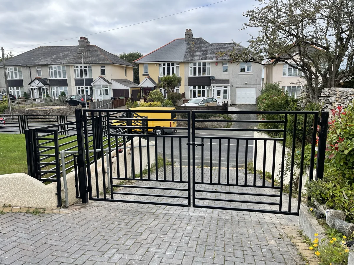 Galvanised and powder-coated driveway gate finish in Plymouth